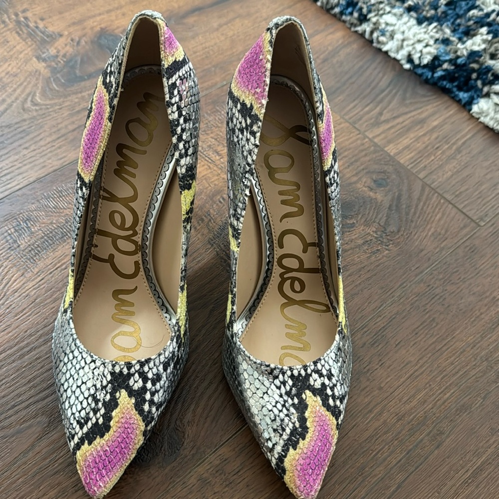 Sam Edelman Silver & Pink Snakeskin Pumps